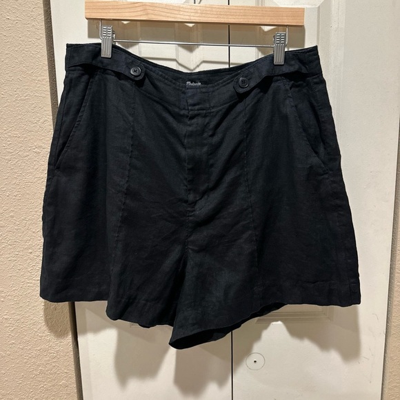 Madewell Clean Button-Tab Shorts in 100% Linen Black, size 14 - Picture 5 of 11